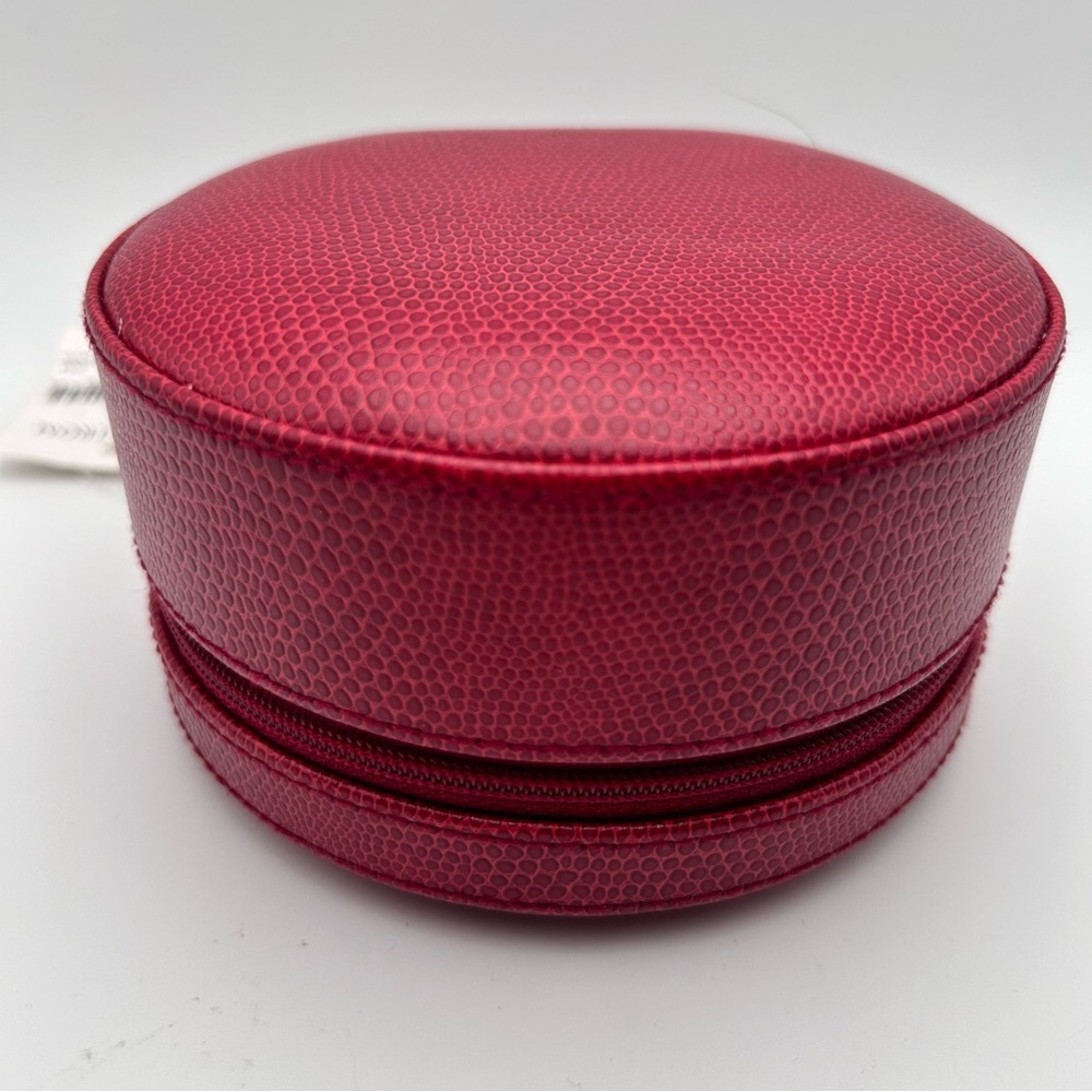WOLF DESIGNS GENUINE LEATHER JEWELRY BOX RED  STYLE #334955 ZIPPERED CLOSURE
